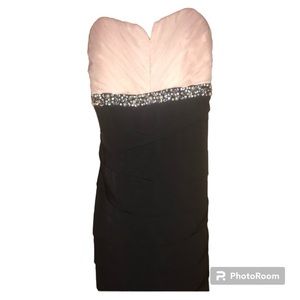 City Triangles Size small beautiful strapless cocktail dress
disc